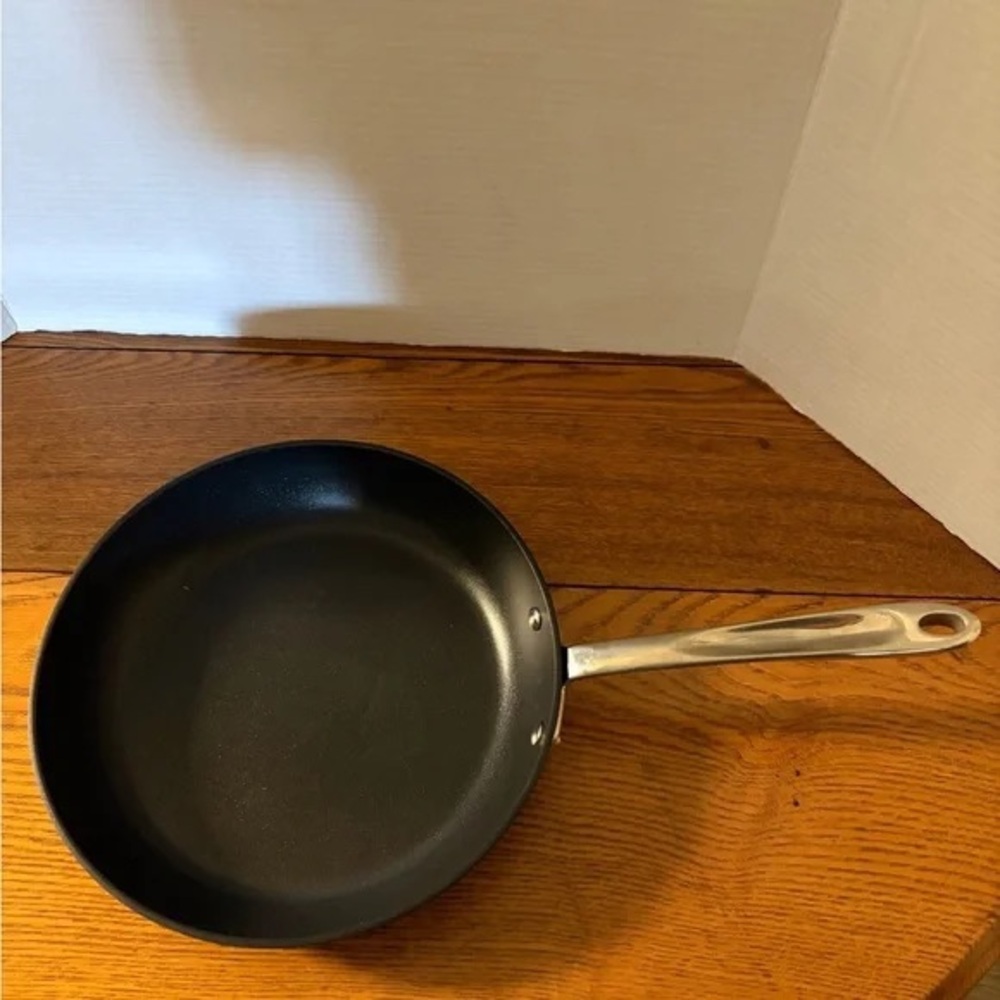 Premium Black Non-Stick Skillet with Silver Handle
